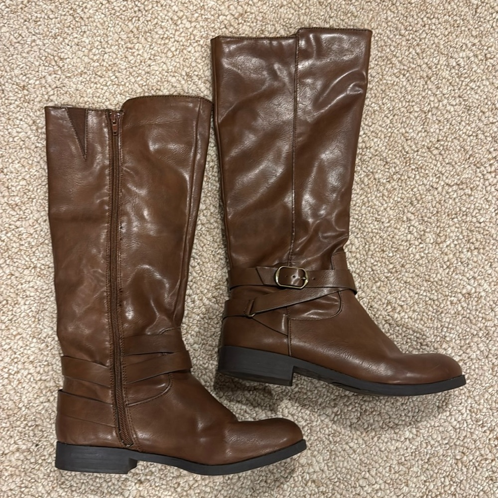 Brown boots with straps & buckle - Madixe - size 9